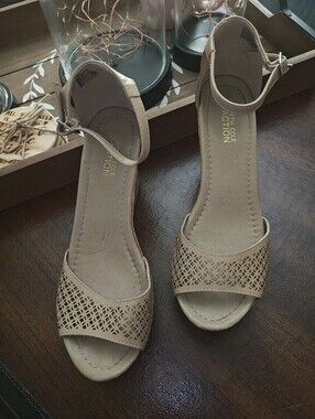 Kenneth Cole Reaction Laser-Cut Ankle-Strap Heels. Size 8